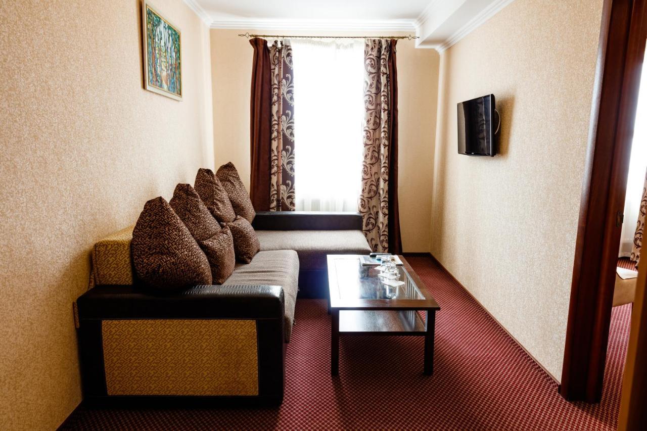 Argo Hotel Lviv Exterior foto